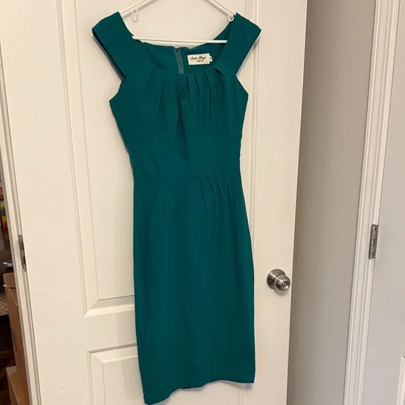 Bettie Page Emerald Green Midi Dress - Picture 1 of 6